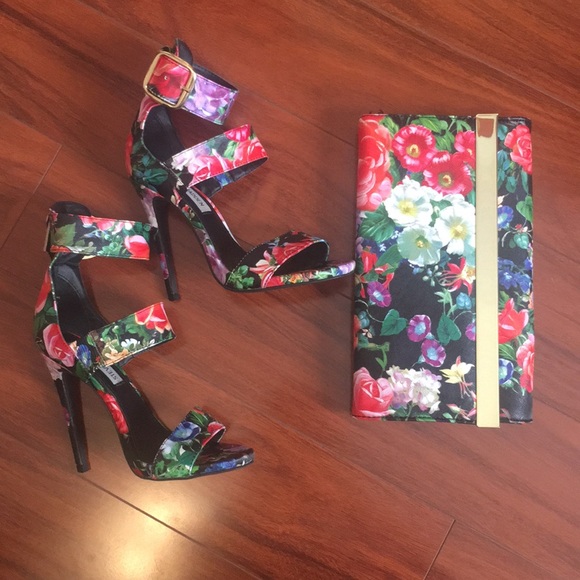 Steve Madden Shoes - ❌Given away❌ NWOT Steve Madden heels and bag